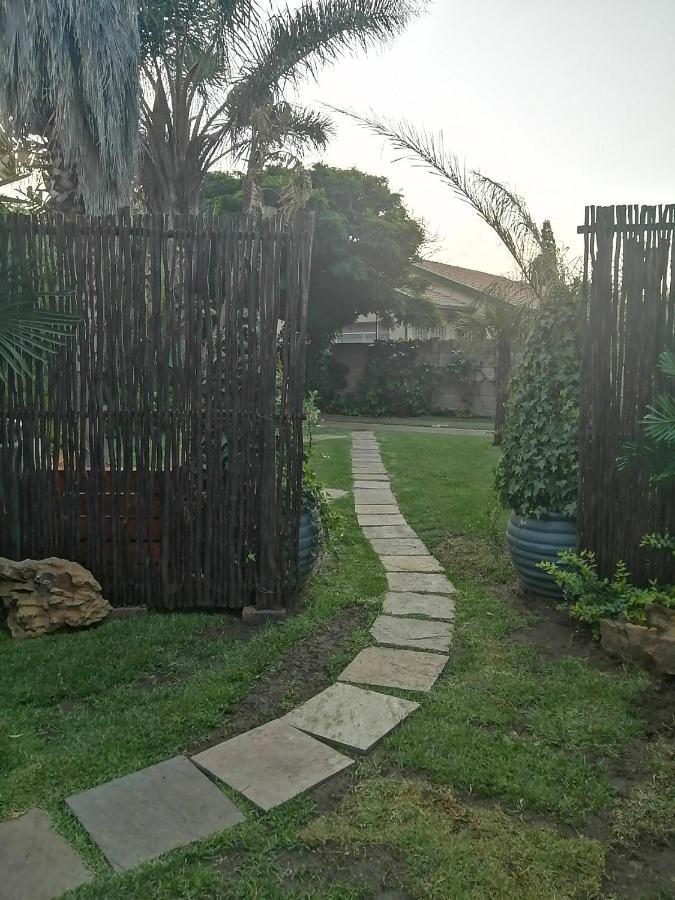 Roxy'S Rest Guest House Vanderbijlpark Esterno foto
